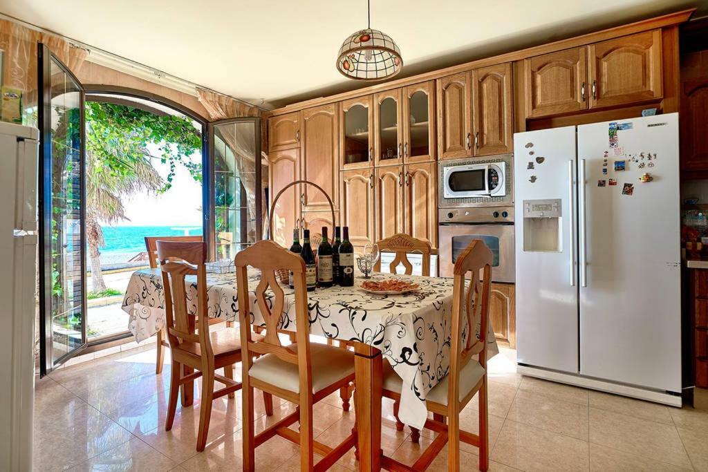 Вілла Casa De Sueno En La Playa Адра Екстер'єр фото